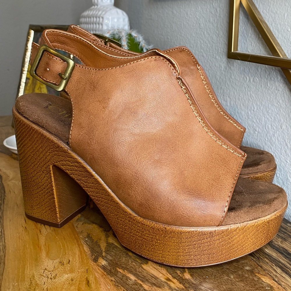 Womens Block Heel Clogs